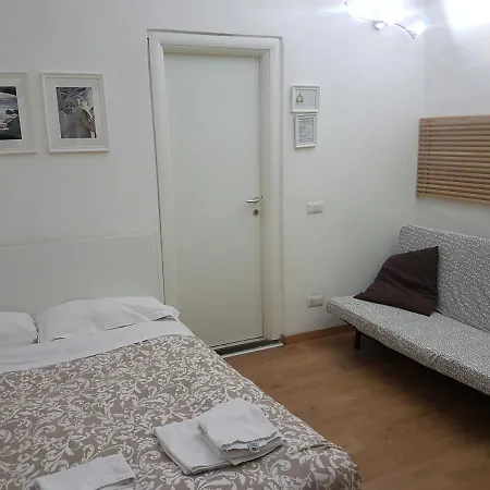 Green Domus Guest house 2*