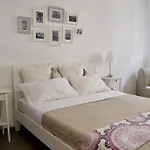 Domus